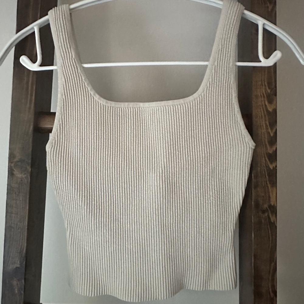 Aritzia Babaton Square Neck Sculpt Tank Top Size xs